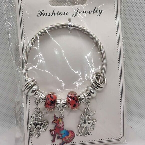Brand New   Three Unicorn Bracelet - Picture 3 of 4